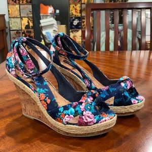 Floral Wedges